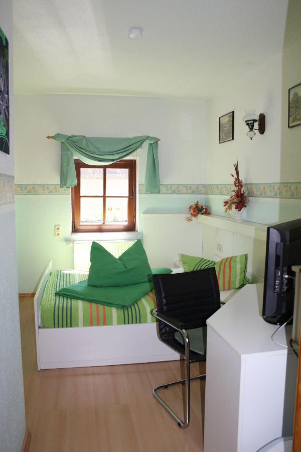 Doppelzimmer-In-Wiesa Thermalbad Wiesenbad エクステリア 写真